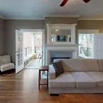 Large Group Downtown Rental - Westend